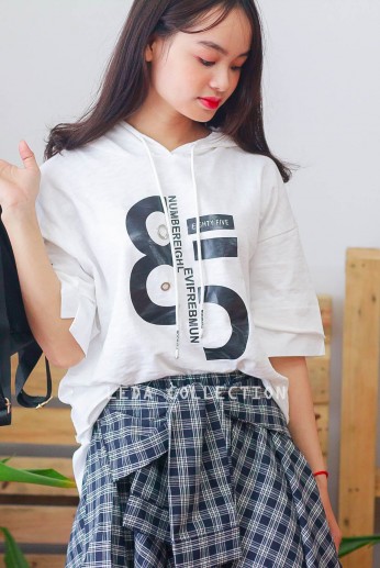 Áo thun in chữ đen có mũ-Trắng