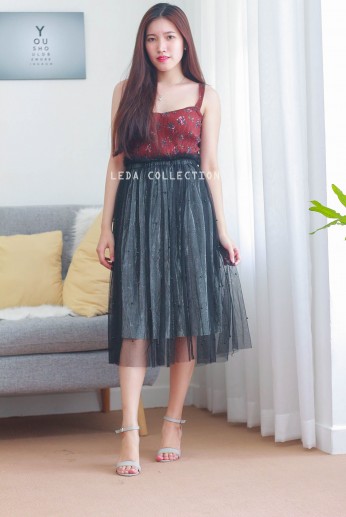 Chân váy maxi đính cườm-Đen trong lớp trắng